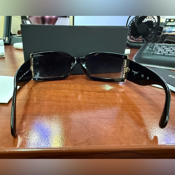 Chanel Acetate sunglasses - Picture 3 of 13